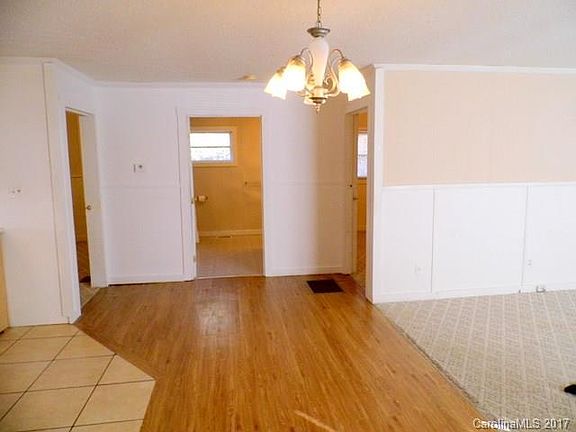 5th image of 135 Taswell Ln