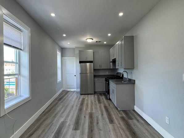 186 Hawthorne Ave #3R