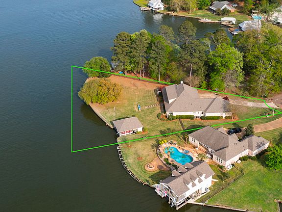 3rd image of 104 Talbot Ct