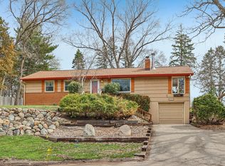 2639 Cedar Crest Rd E, Minnetonka, MN 55305