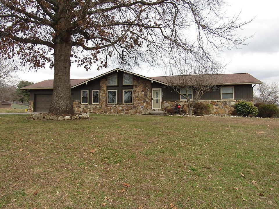 1st image of 589 Forest Hills Dr