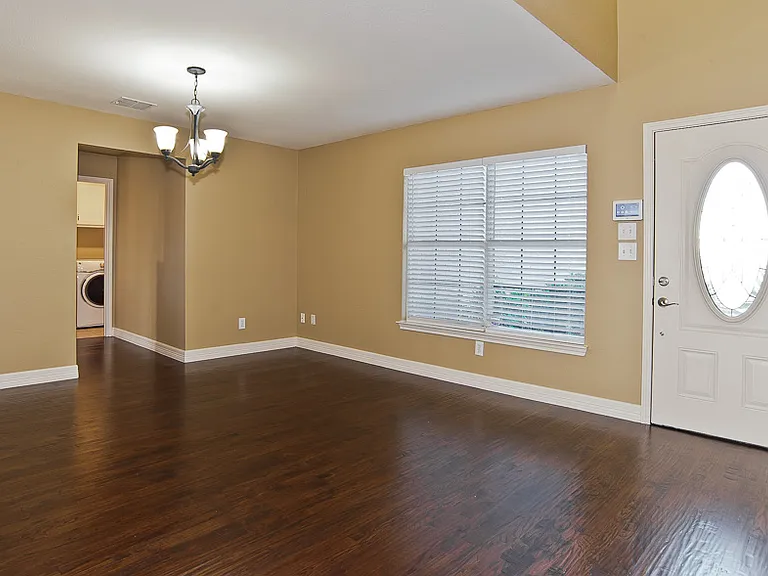 318 Kissimmee Dr — Photo 4
