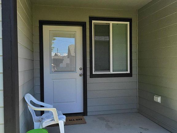 3rd image of 609 S Washington Ave #B