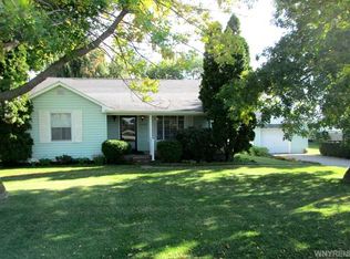 9980 Ridge Rd, Middleport, NY 14105