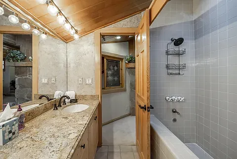 8015 Cache Dr — Photo 16