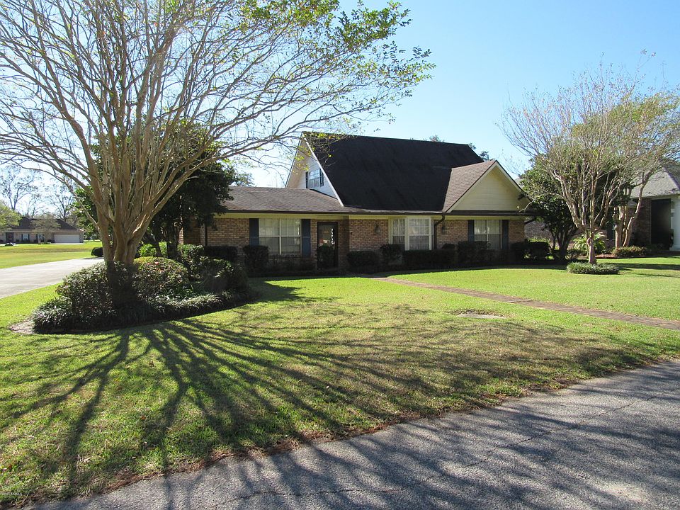 1st image of 304 Colby Dr