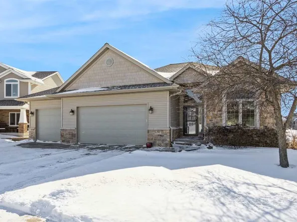 52 Colchester Dr, Iowa City, IA 52245