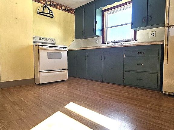 4th image of 44 Old Waterbury Road