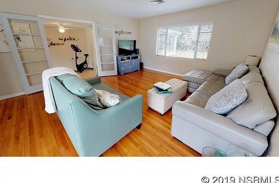 5th image of 1415 Live Oak St