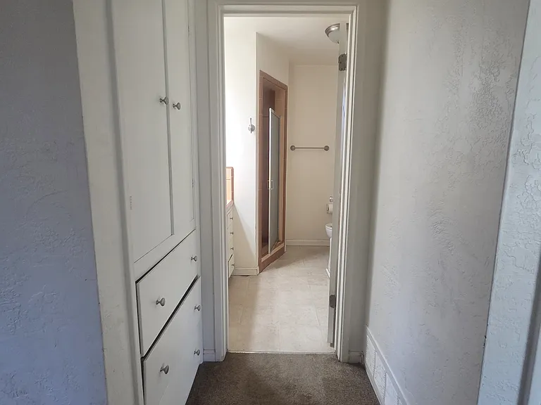 2420 E Pontiac Way — Photo 17