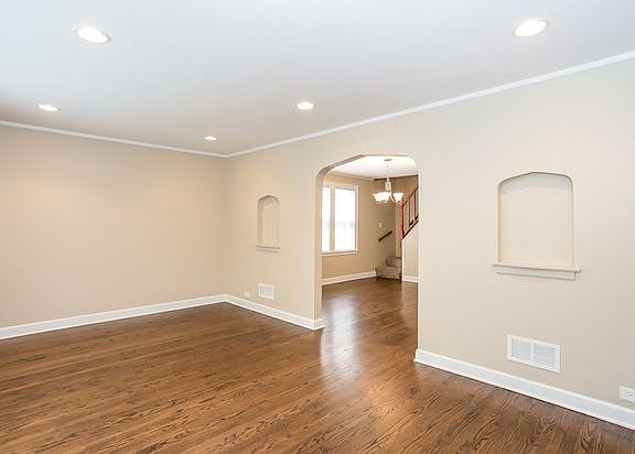 5th image of 3004 N Nordica Ave