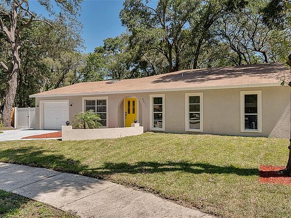 3rd image of 9611 Hidden Oaks Cir