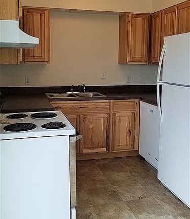 3rd image of 614 High Park Way APT C