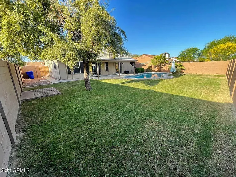 4628 W Gary Dr — Photo 2