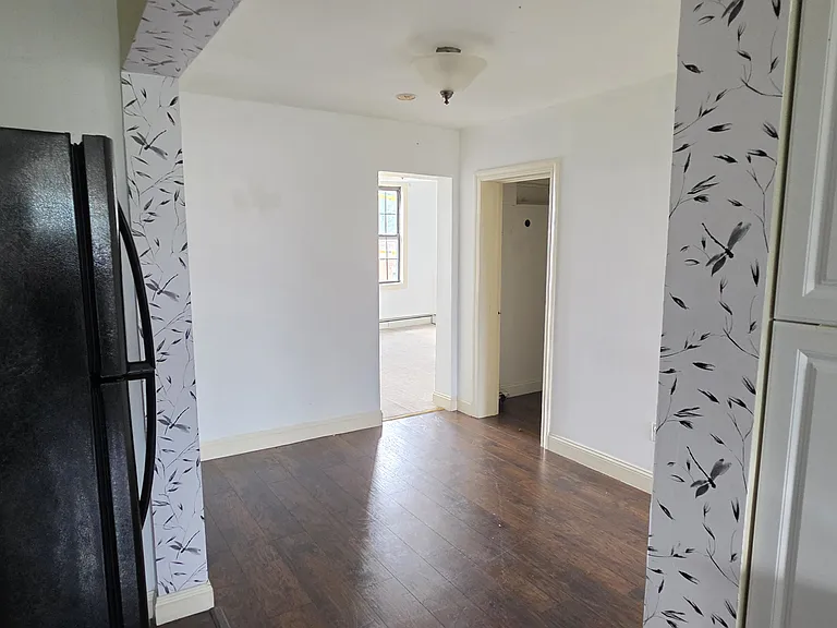 14-17 College Point Blvd #3L — Photo 3