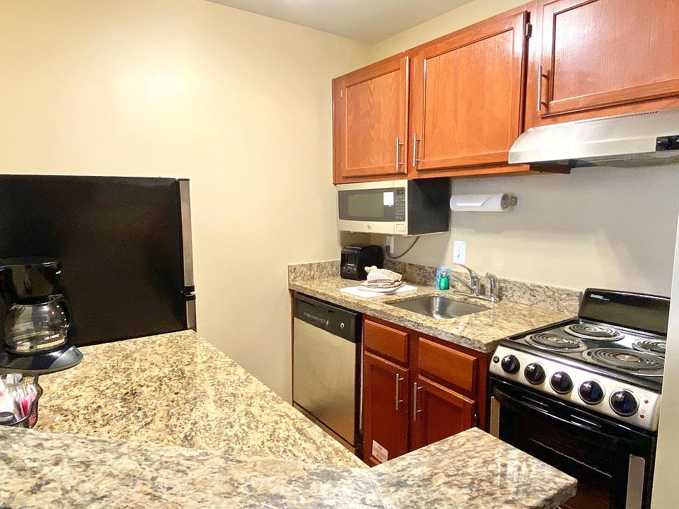 2nd image of 7925 Westside Pkwy #103