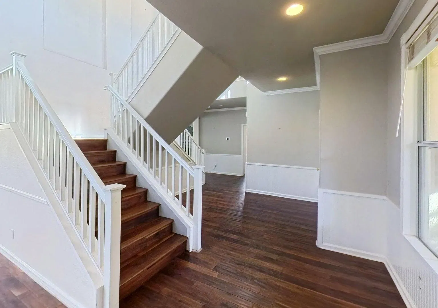 23470 Abury Ave, Murrieta, Ca | Luxury Living In Murrieta! Spacious Estate With Private Casita, S... — Photo 3