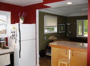 929 N East St, Fenton, MI 48430