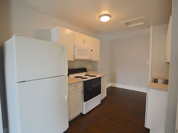 3rd image of 530 1/2 E Raymond St