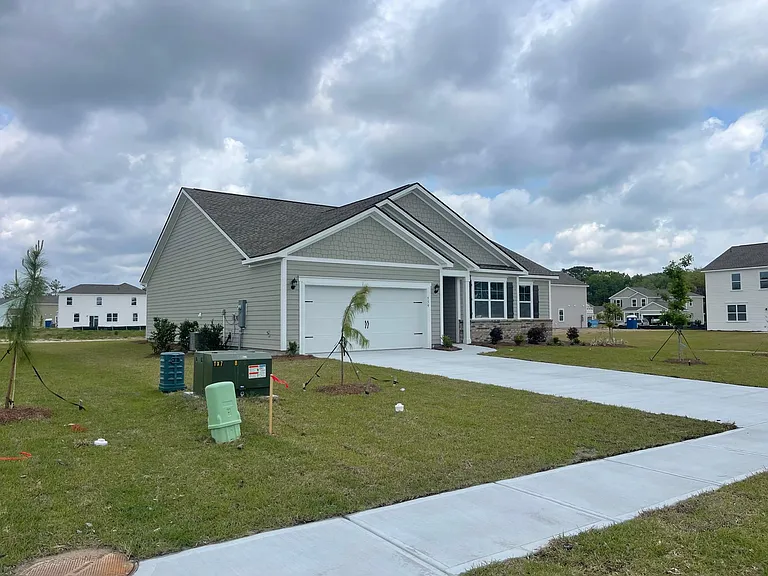 559 Logging Hill Dr — Photo 2