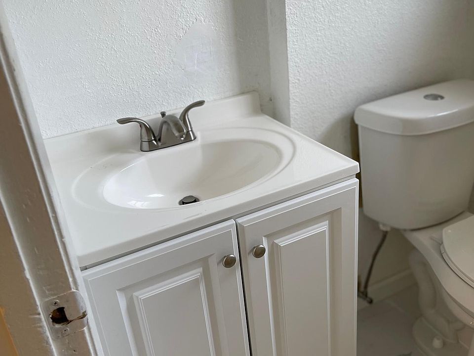 1st image of 9418 Lanewood Dr APT A