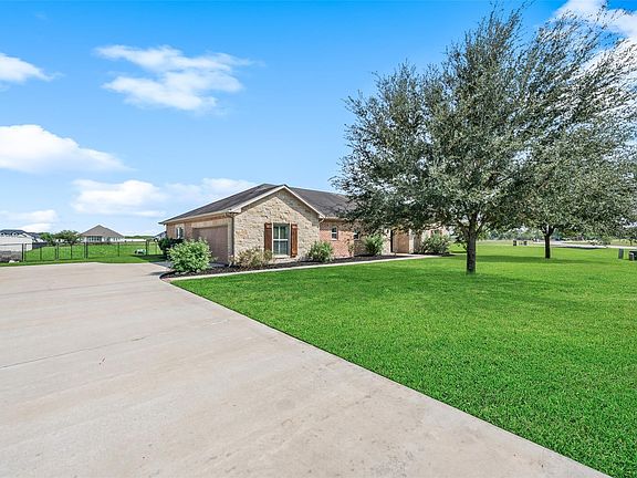2nd image of 135 Wellspring Blvd