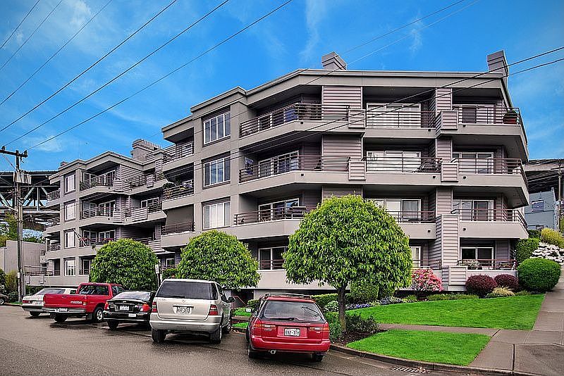 1st image of 3100 Fairview Ave E APT 105
