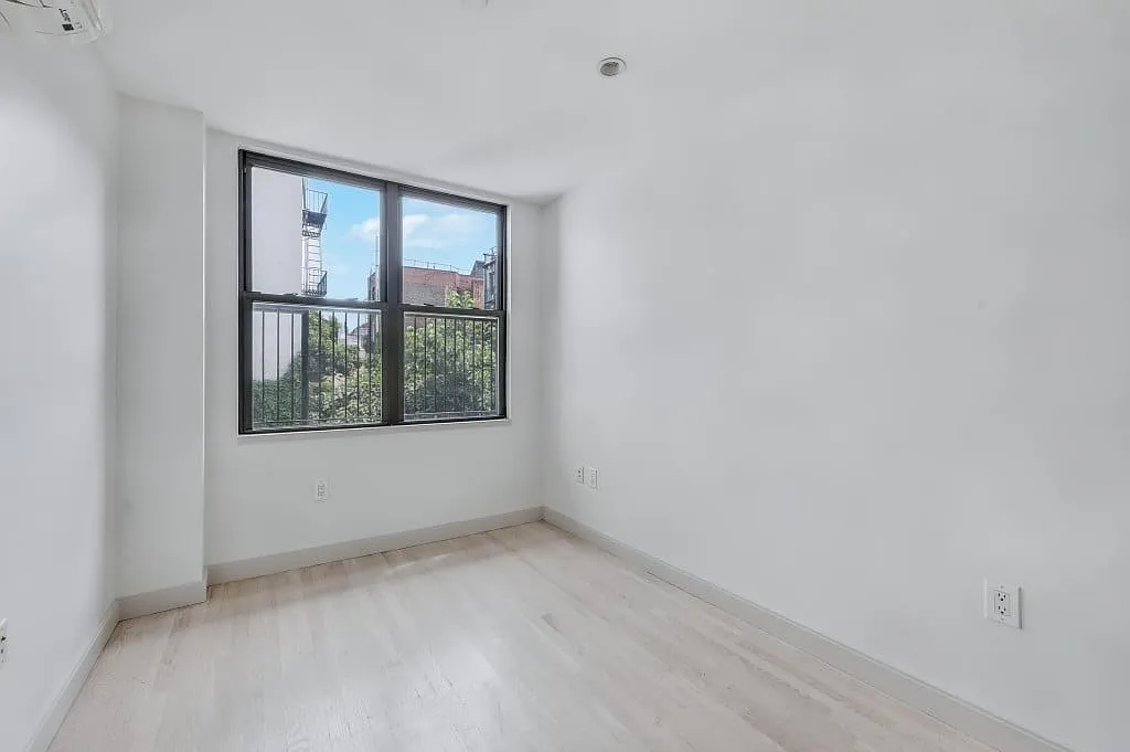 152 Second Avenue — Photo 2