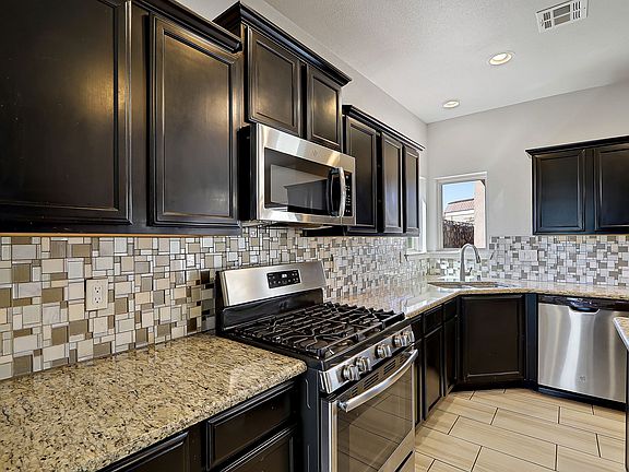 5th image of 315 Malta St