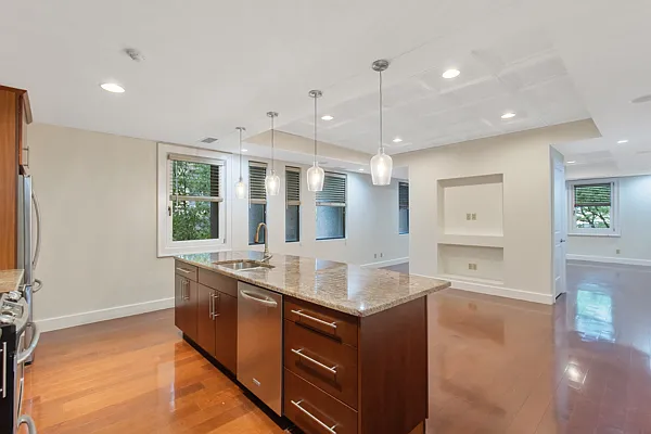 333 S Salina St #1 — Photo 5