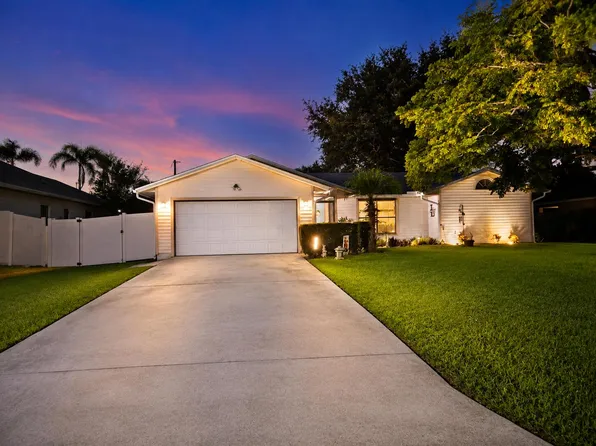 1712 SW STARMAN Avenue, Port St Lucie, FL 34953