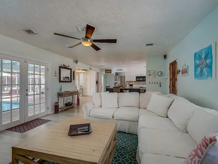 2825 Webber St — Photo 6