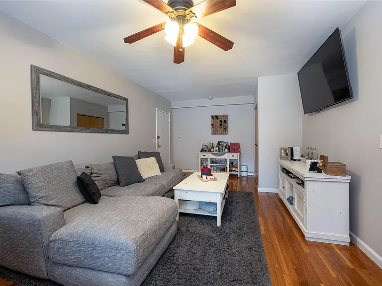 1 Jefferson Ave #A5 — Photo 6