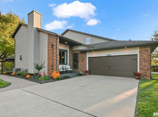 1801 S Cog Mill Ct, Springfield, IL 62704