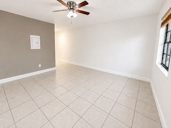 2nd image of 525 SW 78th Ct #525R