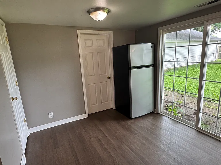 1712 S Oakdale Dr — Photo 5
