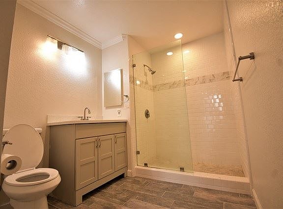 5th image of 850 State St Unit 321