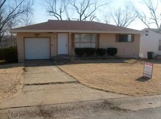 2569 Dorwood Dr, Saint Louis, MO 63136