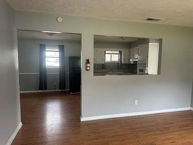 1361 Kevin Ct — Photo 8