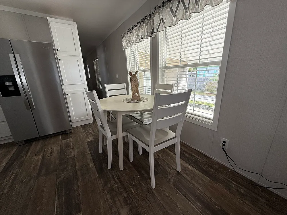 2 bed, 2.0 bath, 900 sqft, $2,100 — Photo 4