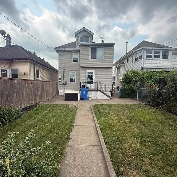 1058 Moy Ave — Photo 23