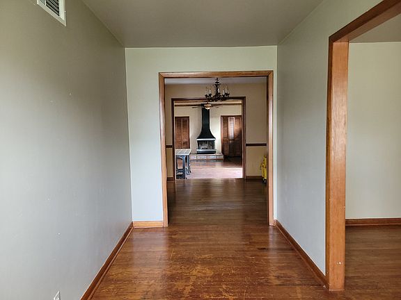 2nd image of 3503 Crestmore Cir NW