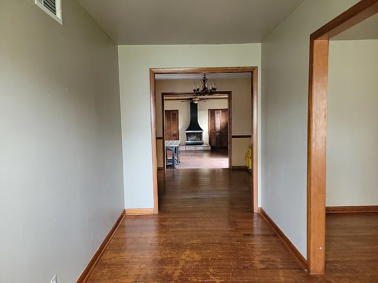 3503 Crestmore Cir NW — Photo 2