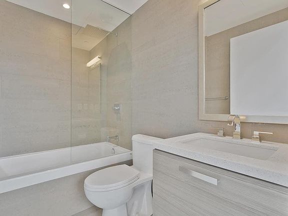 4th image of 224 King St W #3301
