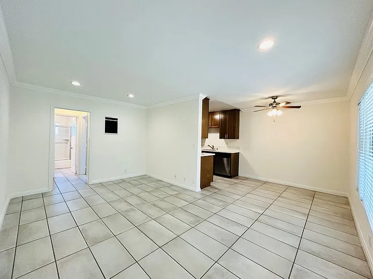 1528 Stoner Ave — Photo 5