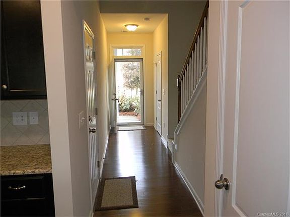 2nd image of 3237 Yarmouth Ln #82