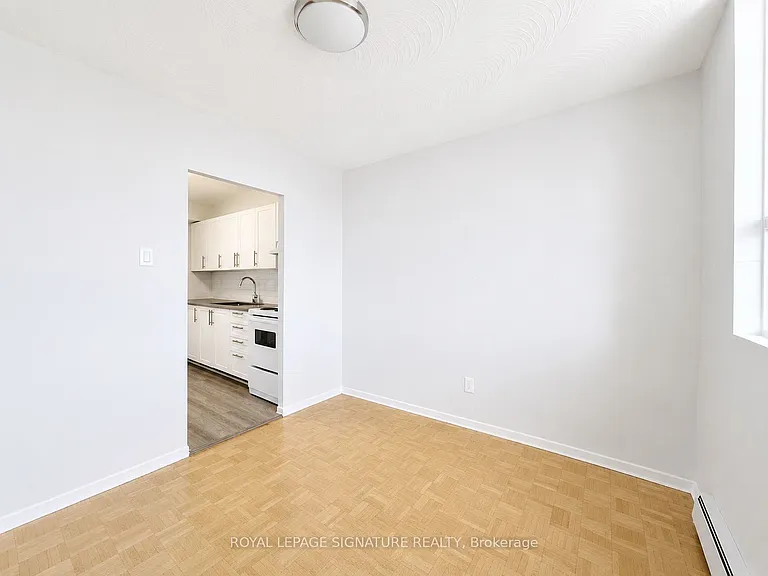 525 Eglinton Ave E #804 — Photo 5