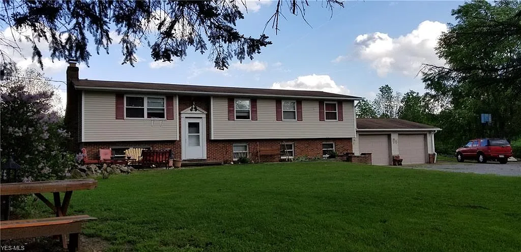 9880 Bryant Rd photo 1