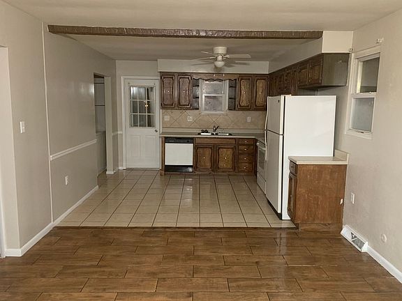 3rd image of 131 Court St APT B