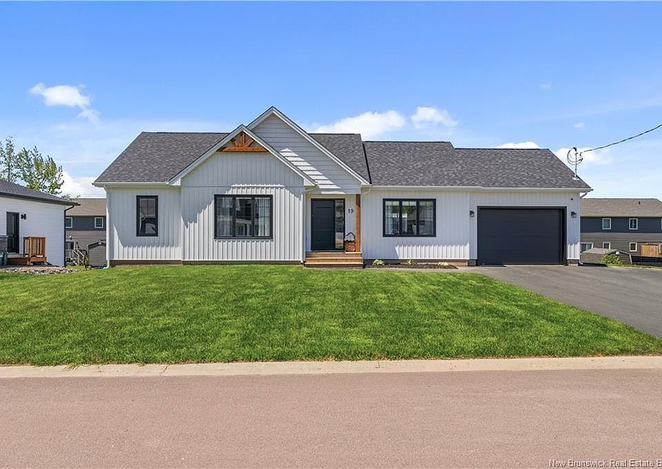 1st image of 19 Le Guerne Ct